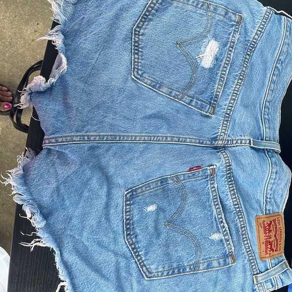 Levi’s ripped shorts - Picture 2 of 3